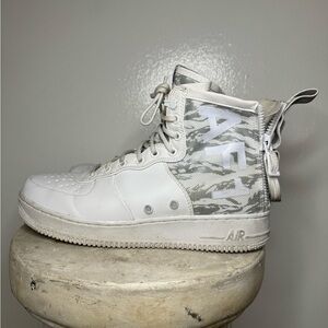 Nike SF Air Force 1 Mid Winter Camo Sz 9 US M 11.5 W 2017 Boot AA1120-100